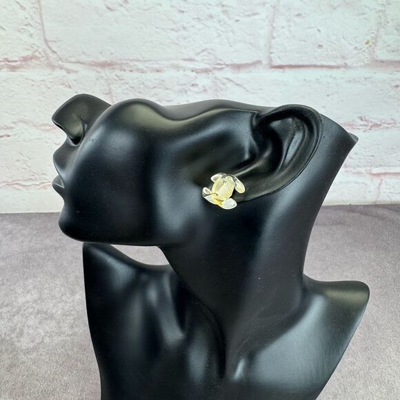 Chanel Transparent 2002 Interlocking CC Logo Earrings - Picture 3 of 10